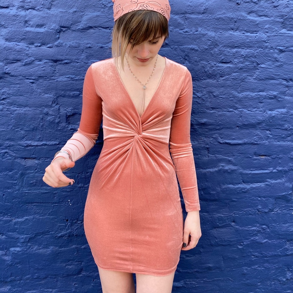pink velvet h&m divided dress!